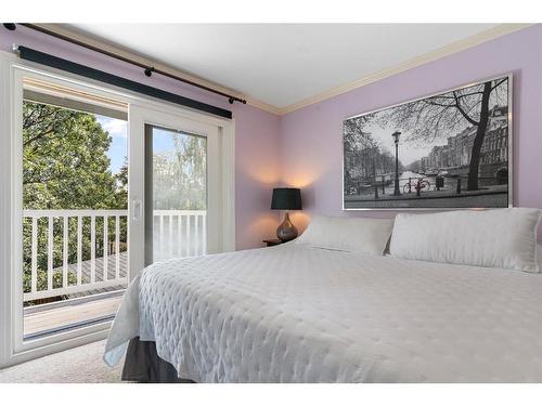 79 Woodfield Crescent Sw, Calgary, AB - Indoor Photo Showing Bedroom