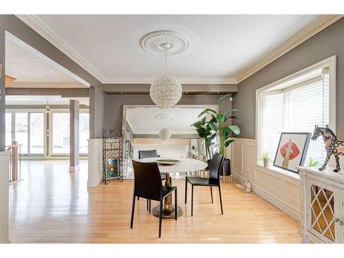 338 Superior Avenue Sw, Calgary, AB - Indoor Photo Showing Dining Room