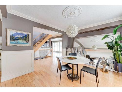 338 Superior Avenue Sw, Calgary, AB - Indoor Photo Showing Dining Room