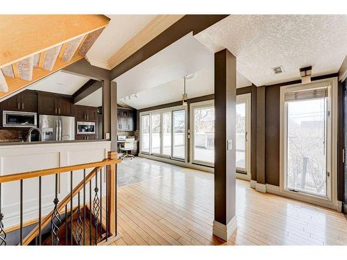 338 Superior Avenue Sw, Calgary, AB - Indoor