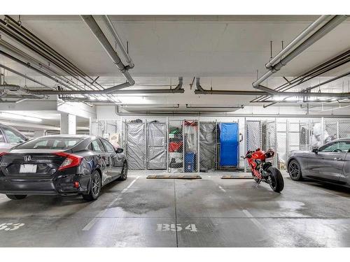 2210-215 Legacy Boulevard Se, Calgary, AB - Indoor Photo Showing Garage