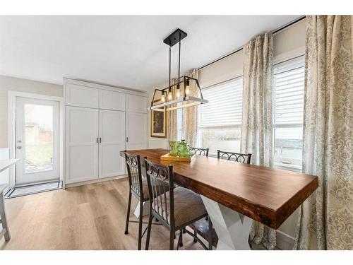 108 Bedford Circle Ne, Calgary, AB - Indoor Photo Showing Dining Room