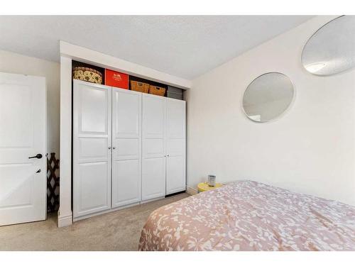 108 Bedford Circle Ne, Calgary, AB - Indoor Photo Showing Bedroom