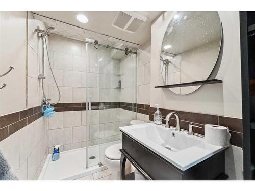 108 Bedford Circle Ne, Calgary, AB - Indoor Photo Showing Bathroom