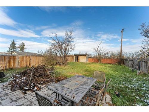 108 Bedford Circle Ne, Calgary, AB - Outdoor