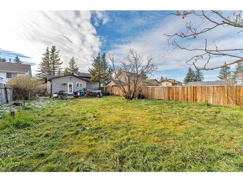 108 Bedford Circle Ne, Calgary, AB - Outdoor