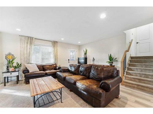 108 Bedford Circle Ne, Calgary, AB - Indoor Photo Showing Living Room