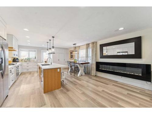 108 Bedford Circle Ne, Calgary, AB - Indoor Photo Showing Kitchen