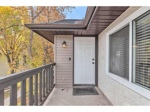 15 Cedar Springs Gardens Sw, Calgary, AB - Outdoor With Exterior