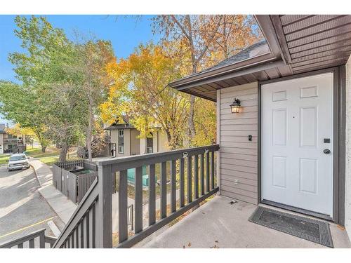 15 Cedar Springs Gardens Sw, Calgary, AB - Outdoor With Exterior