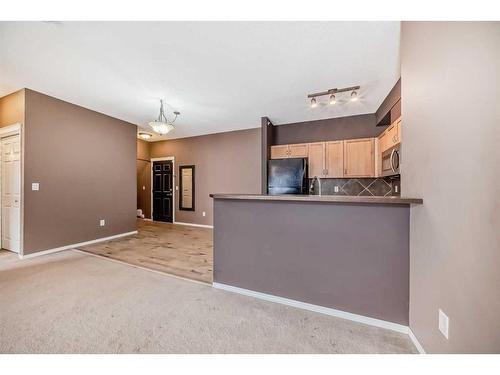 5311-70 Panamount Drive Nw, Calgary, AB - Indoor Photo Showing Kitchen