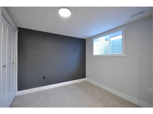 655 84 Avenue Sw, Calgary, AB - Indoor Photo Showing Other Room