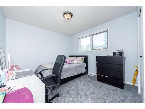 184 Whitaker Close Ne, Calgary, AB - Indoor Photo Showing Bedroom