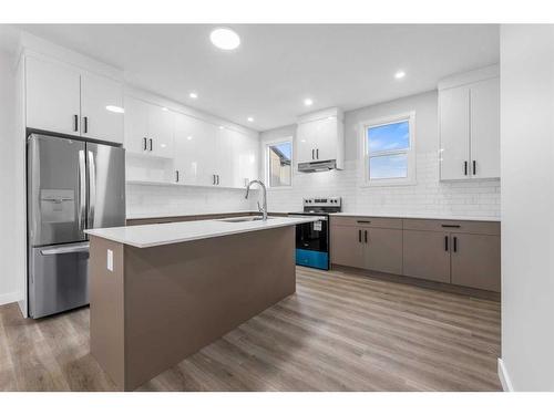 125 Corner Meadows Square Ne, Calgary, AB - Indoor Photo Showing Kitchen With Upgraded Kitchen