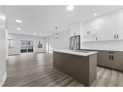 125 Corner Meadows Square Ne, Calgary, AB - Indoor Photo Showing Kitchen With Upgraded Kitchen