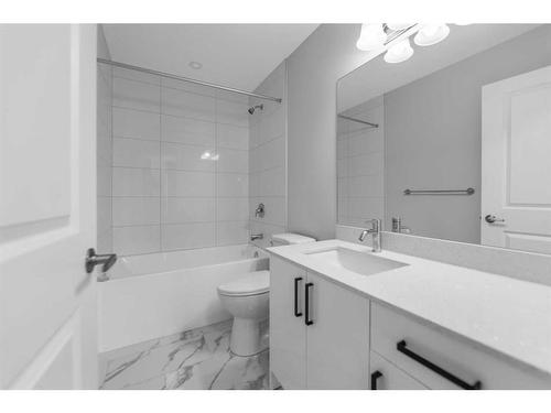 125 Corner Meadows Square Ne, Calgary, AB - Indoor Photo Showing Bathroom