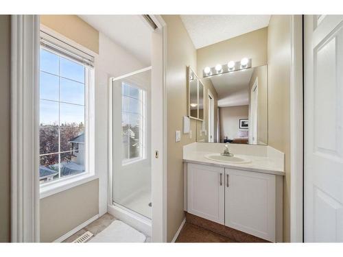 72 Inverness Square Se, Calgary, AB - Indoor Photo Showing Bathroom