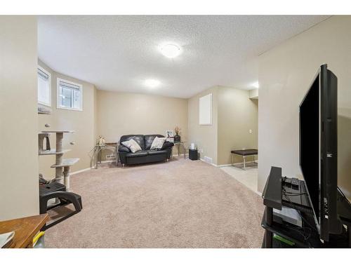 72 Inverness Square Se, Calgary, AB - Indoor