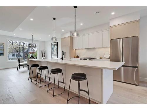 228 20 Avenue Nw, Calgary, AB - Indoor Photo Showing Kitchen With Upgraded Kitchen