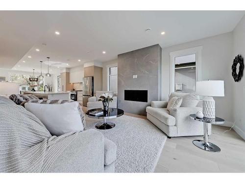 228 20 Avenue Nw, Calgary, AB - Indoor Photo Showing Living Room