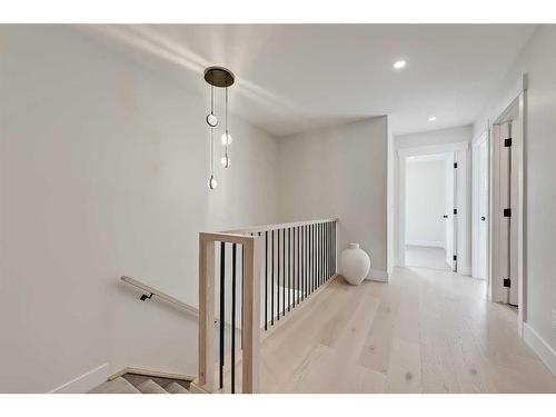 228 20 Avenue Nw, Calgary, AB - Indoor Photo Showing Other Room