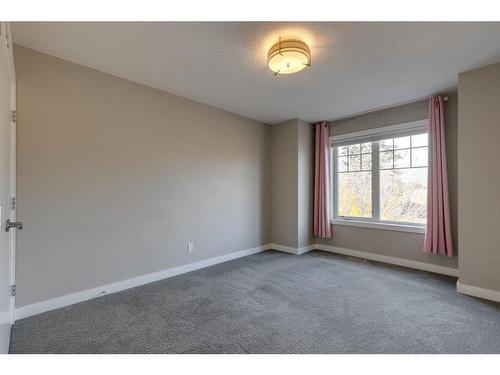 3818 Sarcee Road Sw, Calgary, AB - Indoor Photo Showing Other Room