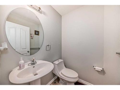 412 Willowbrook Close Nw, Airdrie, AB - Indoor Photo Showing Bathroom