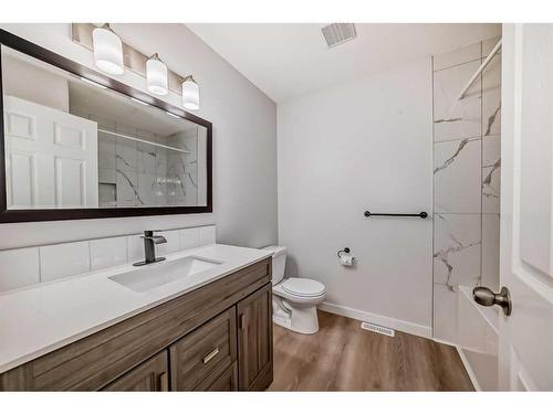 32 Dovista Court Se, Calgary, AB - Indoor Photo Showing Bathroom