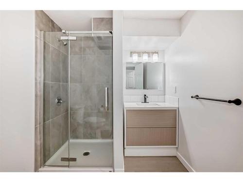 32 Dovista Court Se, Calgary, AB - Indoor Photo Showing Bathroom