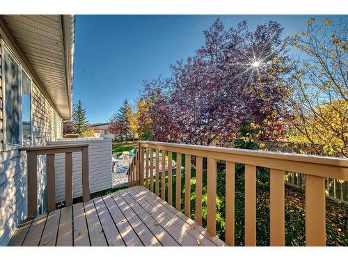 32 Dovista Court Se, Calgary, AB - Outdoor