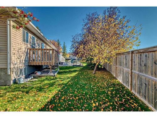 32 Dovista Court Se, Calgary, AB - Outdoor