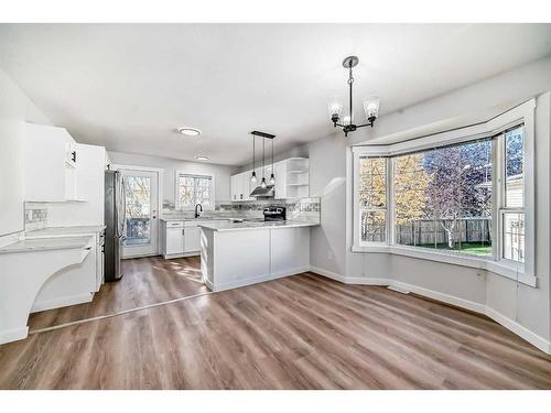 32 Dovista Court Se, Calgary, AB - Indoor Photo Showing Kitchen