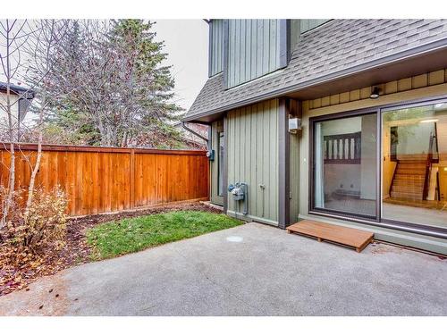 22-10030 Oakmoor Way Sw, Calgary, AB - Outdoor With Exterior