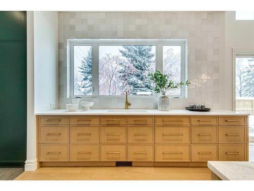 1055 Kerfoot Crescent Sw, Calgary, AB - Indoor Photo Showing Bathroom