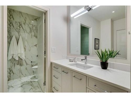 1055 Kerfoot Crescent Sw, Calgary, AB - Indoor Photo Showing Bathroom