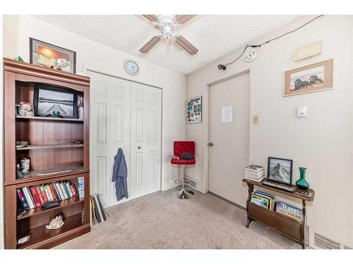 1-524 1 Street East, Cochrane, AB - Indoor Photo Showing Other Room