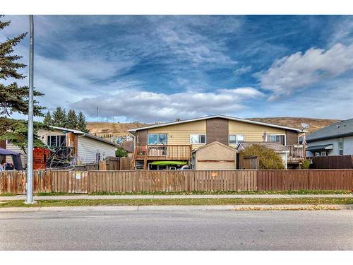 1-524 1 Street East, Cochrane, AB - Outdoor