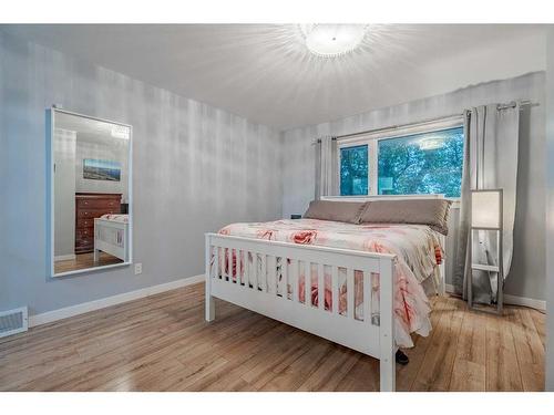 272146 Township Road 274, Rural Rocky View County, AB - Indoor Photo Showing Bedroom