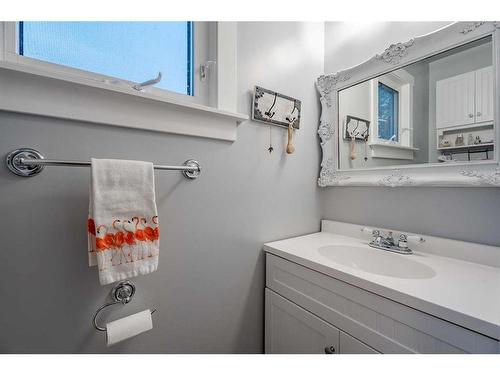 272146 Township Road 274, Rural Rocky View County, AB - Indoor Photo Showing Bathroom