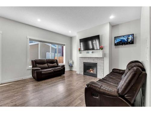 48 Saddlestone Grove Ne, Calgary, AB 