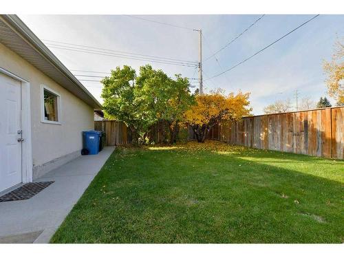 447 Hendon Drive Nw, Calgary, AB - Outdoor