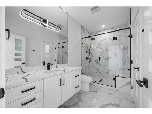 2038 30 Avenue Sw, Calgary, AB - Indoor Photo Showing Bathroom