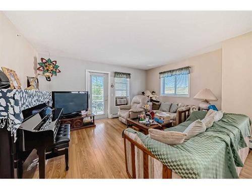 401-5000 Somervale Court Sw, Calgary, AB - Indoor Photo Showing Living Room