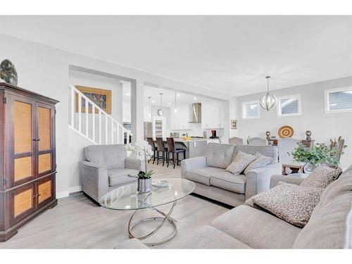 2137 Ravensdun Crescent Se, Airdrie, AB - Indoor Photo Showing Living Room