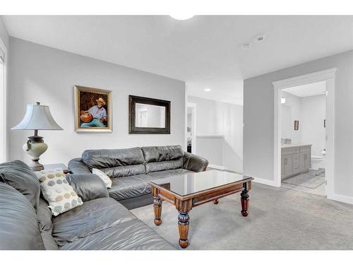 2137 Ravensdun Crescent Se, Airdrie, AB - Indoor Photo Showing Living Room