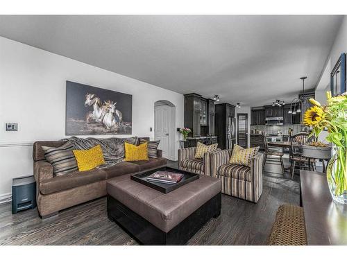 50 Hampstead Circle Nw, Calgary, AB - Indoor Photo Showing Living Room