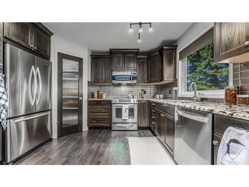 50 Hampstead Circle Nw, Calgary, AB - Indoor Photo Showing Kitchen With Upgraded Kitchen