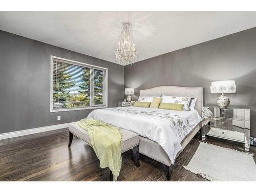 50 Hampstead Circle Nw, Calgary, AB - Indoor Photo Showing Bedroom