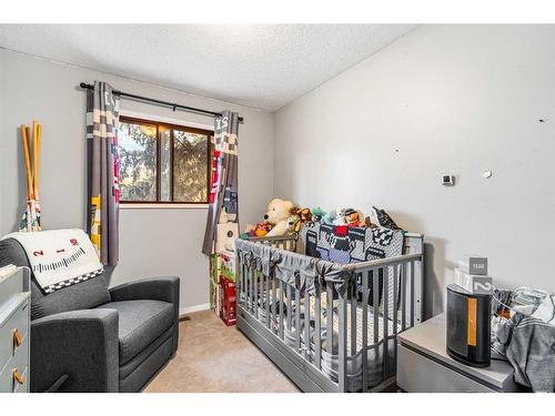 1016 Woodview Crescent Sw, Calgary, AB - Indoor