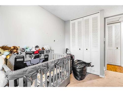 1016 Woodview Crescent Sw, Calgary, AB - Indoor